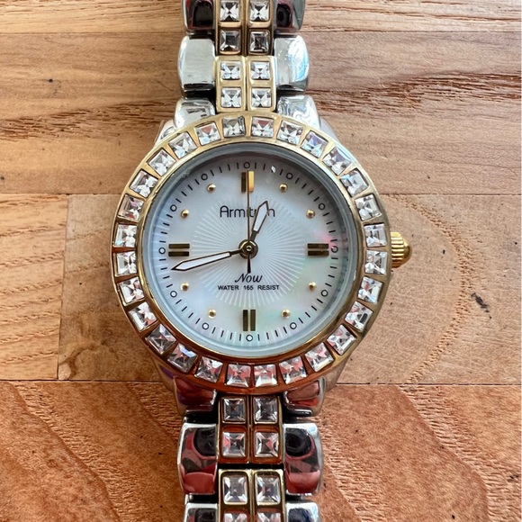 Armitron Now ladies two-tone dress watch NEW BATTERY - Picture 1 of 7